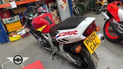Lot 810 - 1996 HONDA