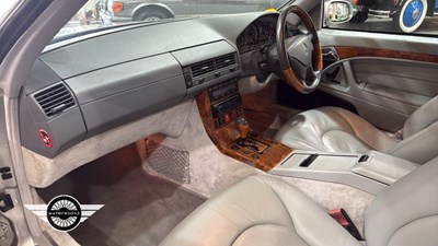 Lot 812 - 1999 MERCEDES