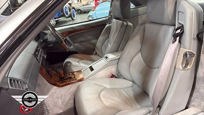 Lot 812 - 1999 MERCEDES