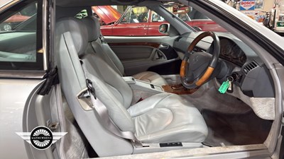 Lot 812 - 1999 MERCEDES