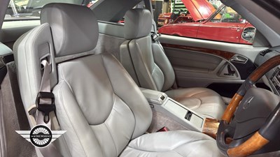 Lot 812 - 1999 MERCEDES