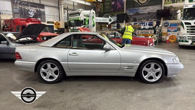 Lot 812 - 1999 MERCEDES