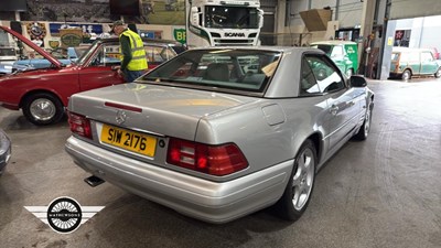 Lot 812 - 1999 MERCEDES