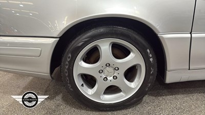 Lot 812 - 1999 MERCEDES