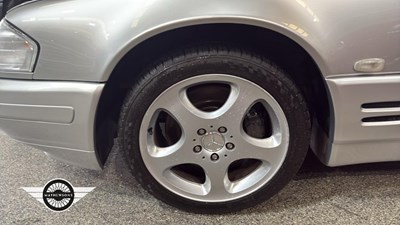 Lot 812 - 1999 MERCEDES