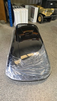 Lot 453 - THULE OCEAN 200 ROOF BOX GLOSS BLACK , NEW UNUSED CONDITION