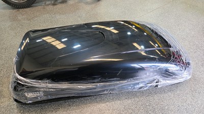 Lot 453 - THULE OCEAN 200 ROOF BOX GLOSS BLACK , NEW UNUSED CONDITION