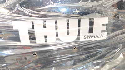 Lot 453 - THULE OCEAN 200 ROOF BOX GLOSS BLACK , NEW UNUSED CONDITION