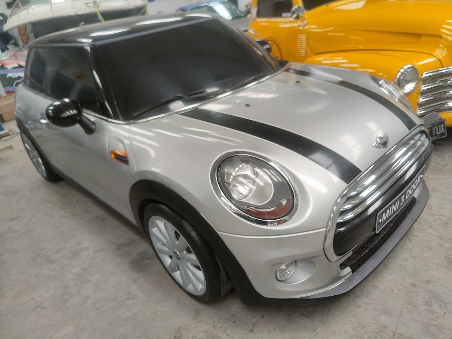 Lot 781 - FULL SCALE GRP BMW MINI SHELL