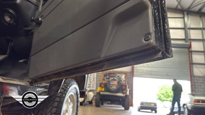 Lot 592 - 1995 LAND ROVER 90 DEFENDER TDI