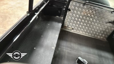 Lot 592 - 1995 LAND ROVER 90 DEFENDER TDI