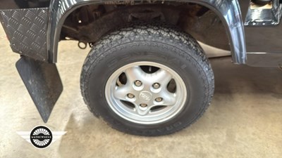 Lot 592 - 1995 LAND ROVER 90 DEFENDER TDI