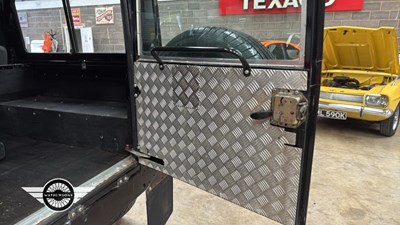 Lot 592 - 1995 LAND ROVER 90 DEFENDER TDI