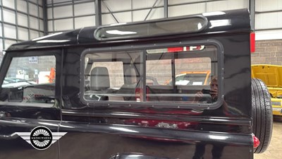 Lot 592 - 1995 LAND ROVER 90 DEFENDER TDI