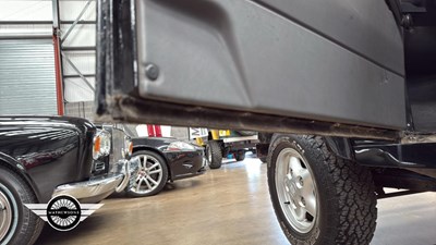 Lot 592 - 1995 LAND ROVER 90 DEFENDER TDI