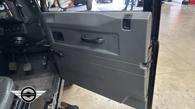 Lot 592 - 1995 LAND ROVER 90 DEFENDER TDI