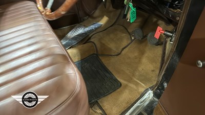 Lot 830 - 1949 FORD