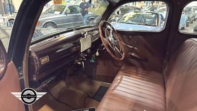Lot 830 - 1949 FORD