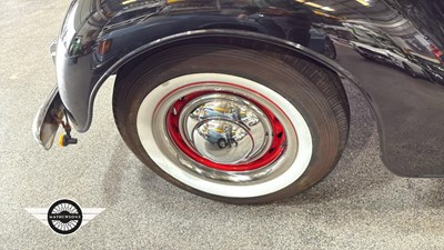 Lot 830 - 1949 FORD