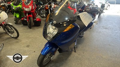 Lot 786 - 2007 VECTRIX ELECTRIC MAXI SCOOTER