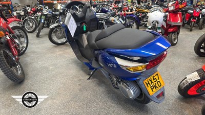Lot 786 - 2007 VECTRIX ELECTRIC MAXI SCOOTER