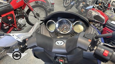 Lot 786 - 2007 VECTRIX ELECTRIC MAXI SCOOTER