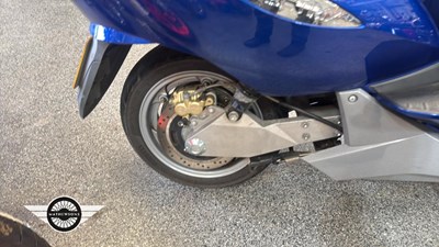 Lot 786 - 2007 VECTRIX ELECTRIC MAXI SCOOTER