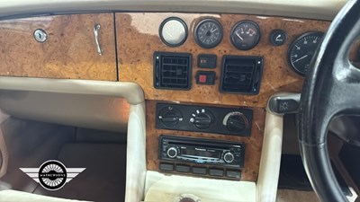 Lot 892 - 1995 ROVER RV8