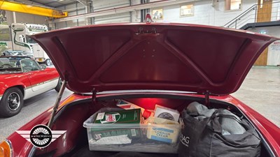 Lot 200 - 1971 MG B