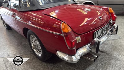 Lot 200 - 1971 MG B