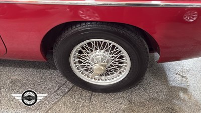 Lot 200 - 1971 MG B