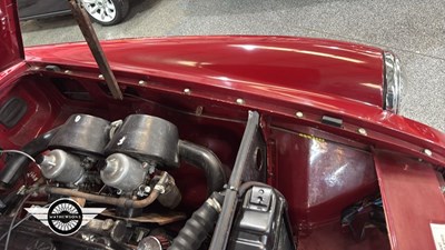 Lot 200 - 1971 MG B