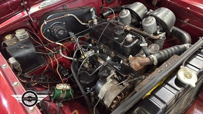 Lot 200 - 1971 MG B