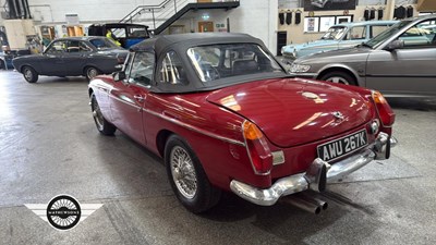 Lot 200 - 1971 MG B