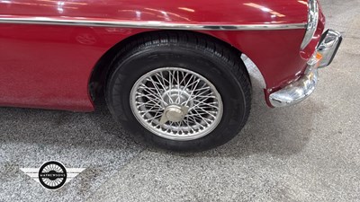 Lot 200 - 1971 MG B