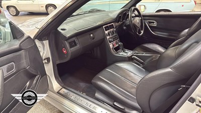 Lot 618 - 2002 MERCEDES SLK 200 KOMPRESSOR AUTO