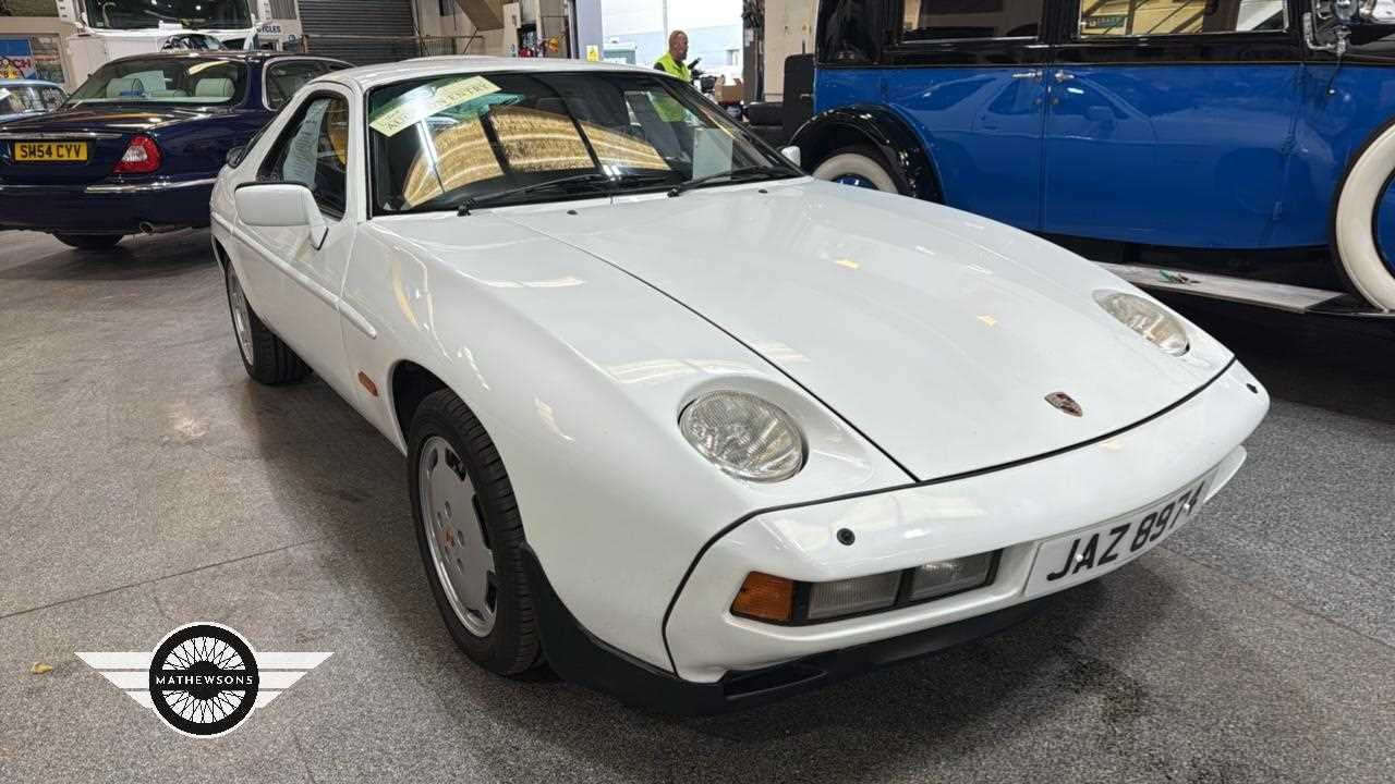 Lot 864 - 1982 PORSCHE 928