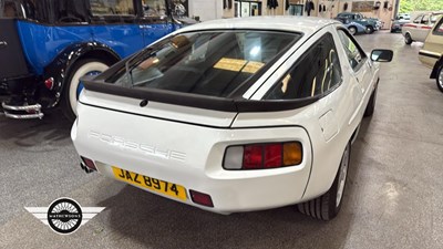 Lot 864 - 1982 PORSCHE 928
