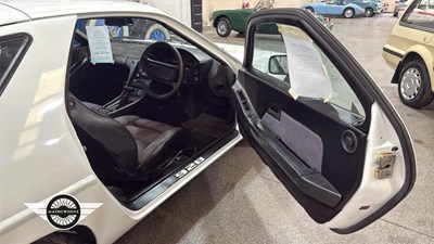 Lot 864 - 1982 PORSCHE 928