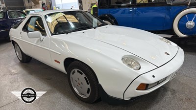 Lot 864 - 1982 PORSCHE 928