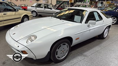 Lot 864 - 1982 PORSCHE 928