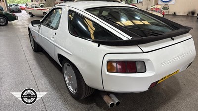 Lot 864 - 1982 PORSCHE 928