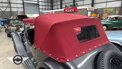 Lot 440 - 1935 AC DHC