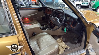 Lot 77 - 1983 DAIMLER DOUBLE SIX HE AUTO