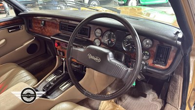 Lot 77 - 1983 DAIMLER DOUBLE SIX HE AUTO