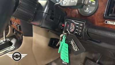 Lot 77 - 1983 DAIMLER DOUBLE SIX HE AUTO