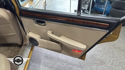 Lot 77 - 1983 DAIMLER DOUBLE SIX HE AUTO