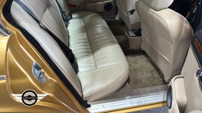 Lot 77 - 1983 DAIMLER DOUBLE SIX HE AUTO