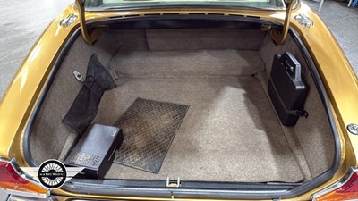 Lot 77 - 1983 DAIMLER DOUBLE SIX HE AUTO