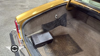Lot 77 - 1983 DAIMLER DOUBLE SIX HE AUTO
